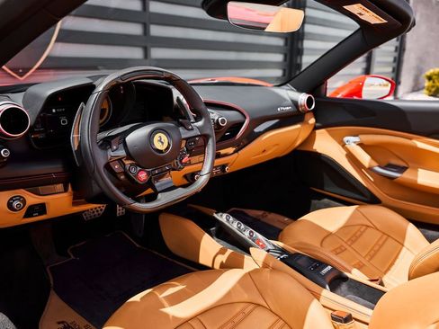 Used 2021 Ferrari F8 Tributo RWD image 2