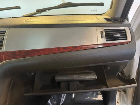 Used 2011 Cadillac Escalade EXT Premium image 30