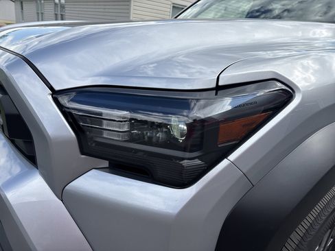 Certified 2025 Toyota 4Runner SR5 AWD/4WD image 10