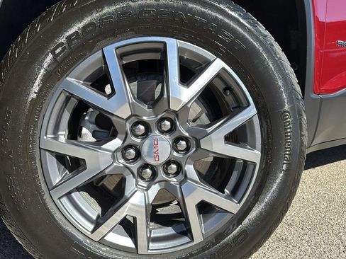 Used 2023 GMC Acadia SLT image 9