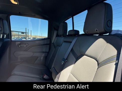 Used 2025 Chevrolet Colorado ZR2 w/ Technology Package image 18