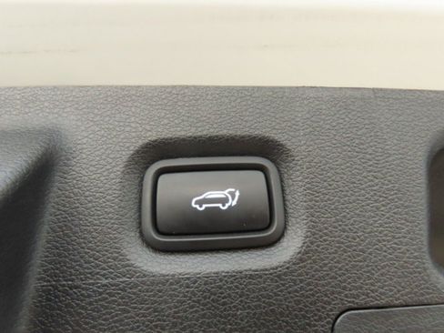 Used 2023 Hyundai Santa Fe Limited FWD image 13