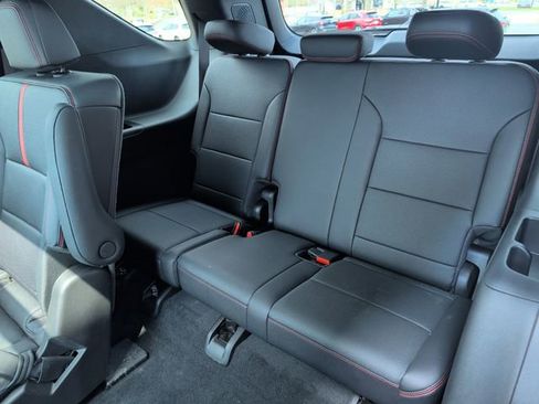 Used 2025 Chevrolet Traverse RS w/ LPO, Floor Liner Package AWD/4WD image 31