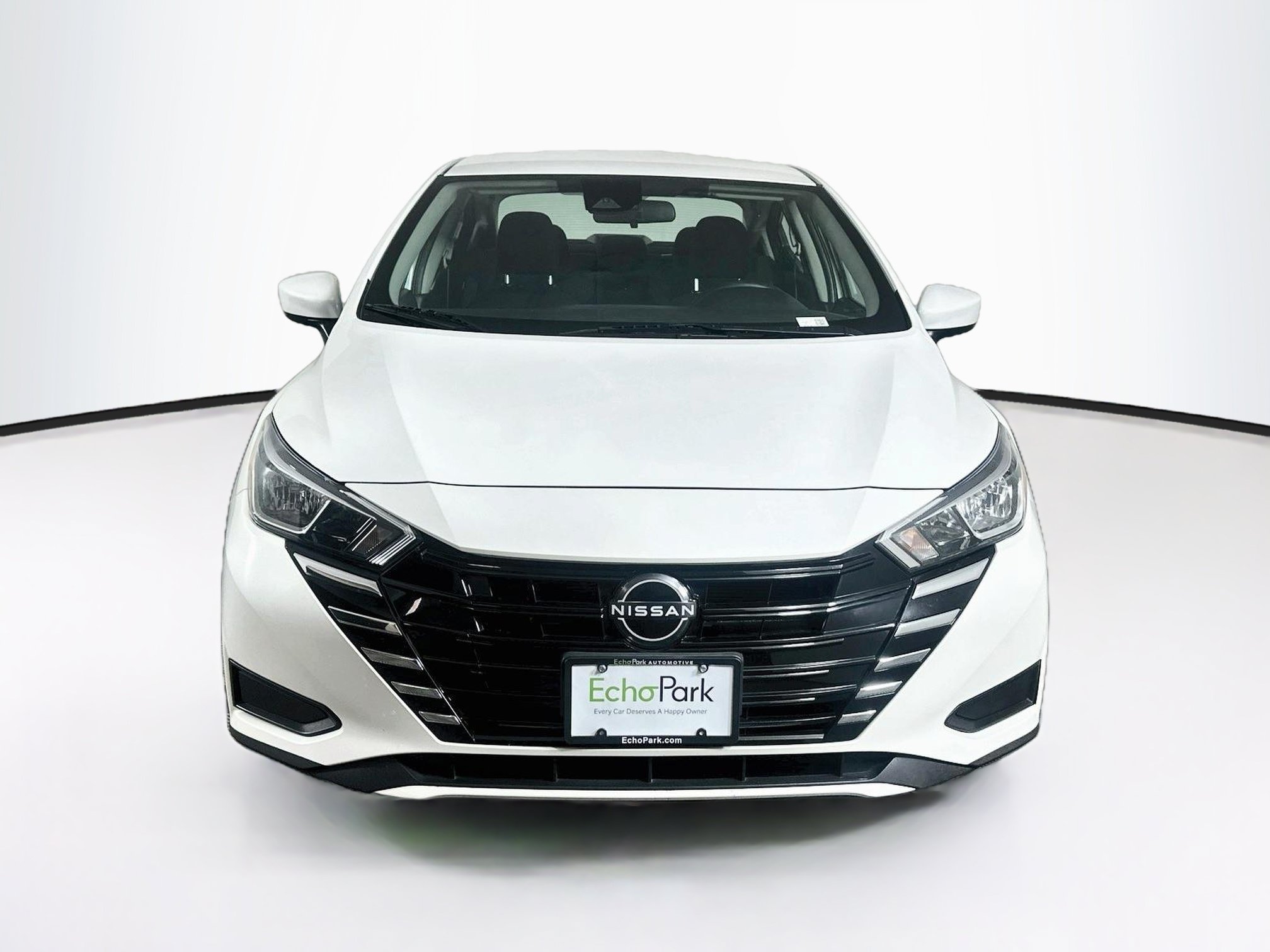 Used 2024 Nissan Versa SV FWD image 2