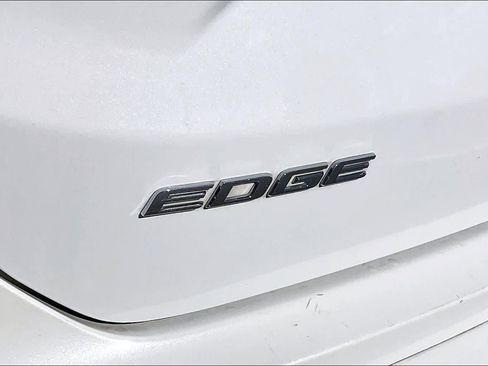 Used 2020 Ford Edge ST-Line w/ Cold Weather Package image 28
