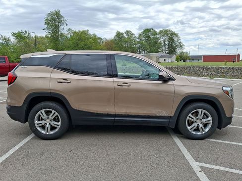 Used 2018 GMC Terrain SLE FWD image 25