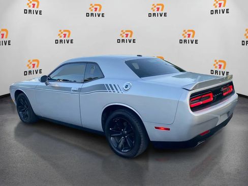 Used 2020 Dodge Challenger SXT RWD image 3