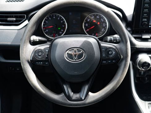 Used 2020 Toyota RAV4 XLE FWD image 18