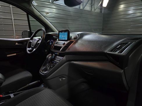 Used 2019 Ford Transit Connect XLT FWD image 14