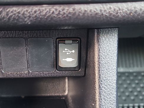 Used 2019 Toyota Corolla LE image 9