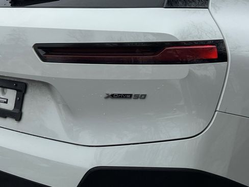 Used 2022 BMW iX xDrive50 w/ Convenience Package image 6