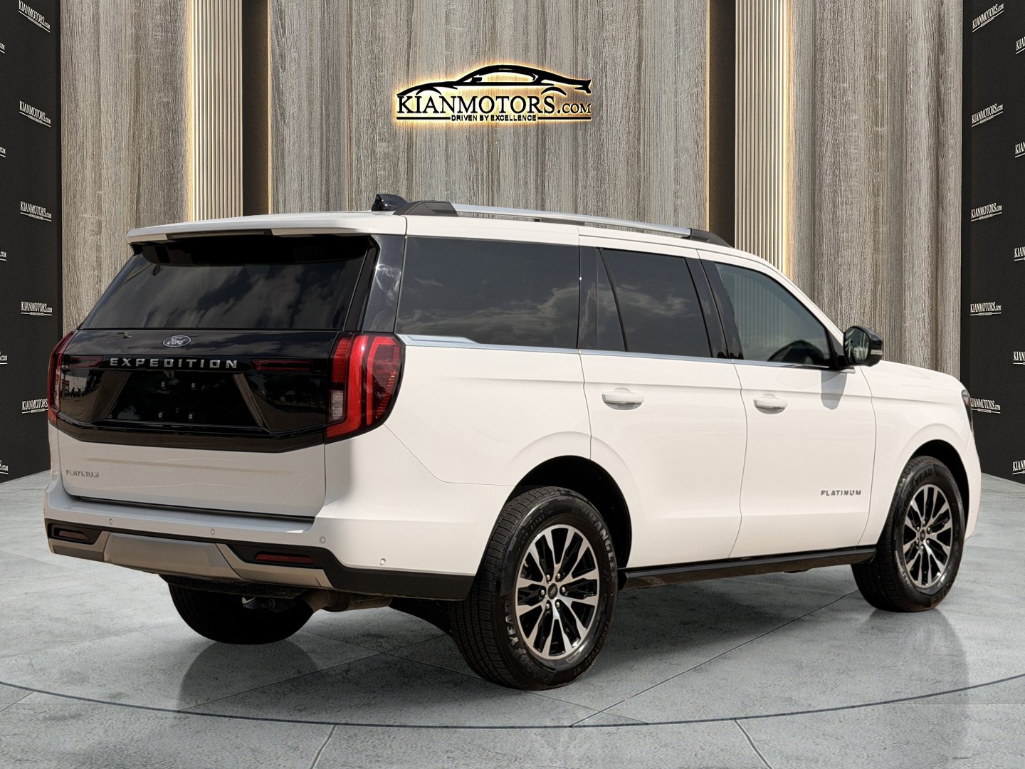 Used 2025 Ford Expedition Platinum AWD/4WD image 10