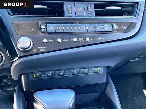 Used 2024 Lexus ES 350 w/ Technology Package FWD image 32