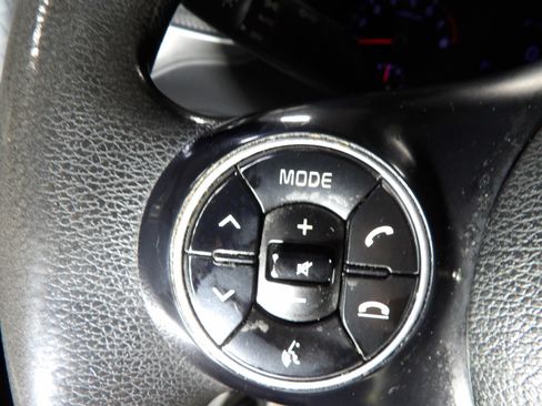 Used 2020 Kia Soul LX FWD image 17