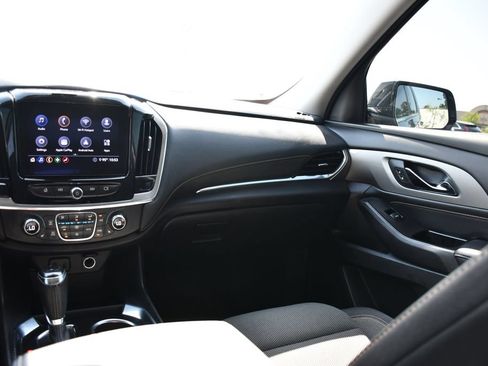 Used 2020 Chevrolet Traverse LT FWD image 22