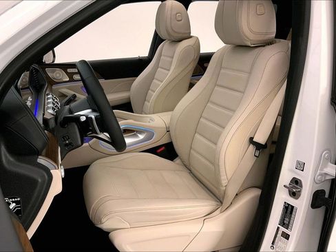 Used 2024 Mercedes-Benz GLS 450 4MATIC image 13