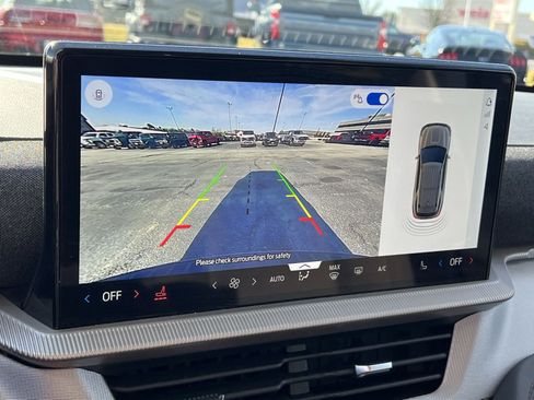 Used 2025 Ford Explorer Active image 19