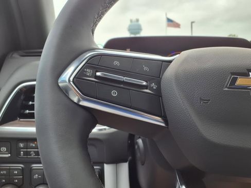 New 2025 Chevrolet Suburban Premier w/ Sun And Tow Package image 12