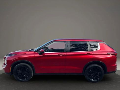 Used 2022 Mitsubishi Outlander ES image 4