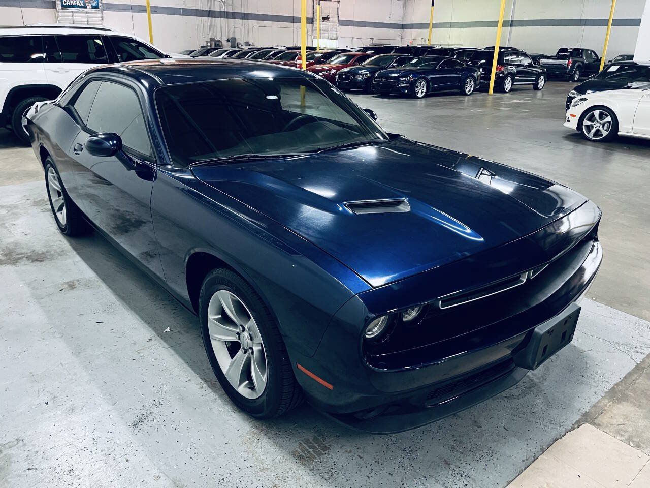 Used 2015 Dodge Challenger SXT RWD image 11