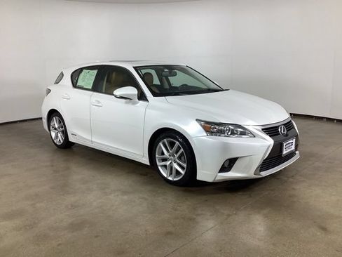 Used 2016 Lexus CT 200h w/ Navigation Package FWD image 5