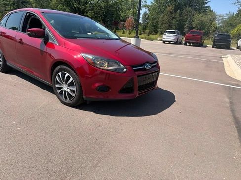 Used 2013 Ford Focus SE w/ SE Winter Pkg FWD image 6