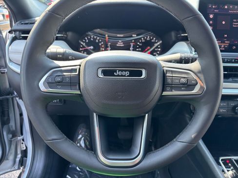 Used 2025 Jeep Compass Limited AWD/4WD image 30