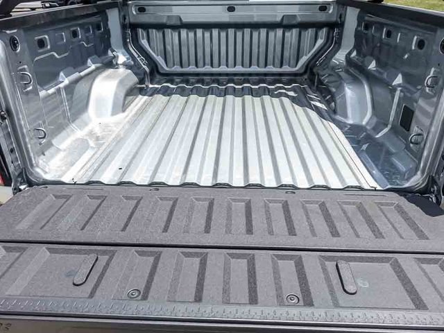 New 2026 Chevrolet Colorado Trail Boss w/ Midnight Edition AWD/4WD image 8