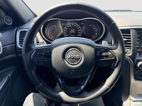 Used 2017 Jeep Grand Cherokee Altitude image 16