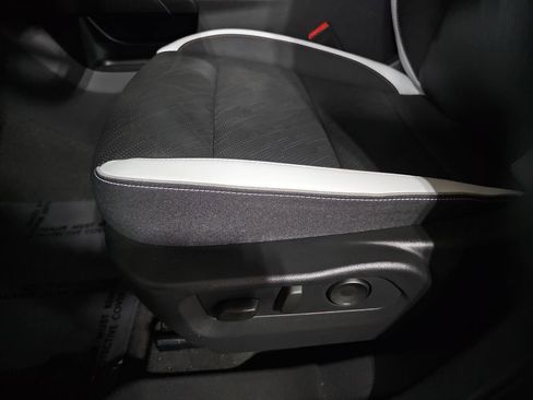 Used 2025 Buick Envision Sport Touring image 18