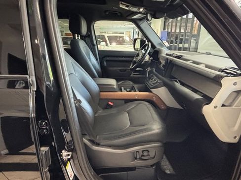 Used 2023 Land Rover Defender 110 S AWD/4WD image 4