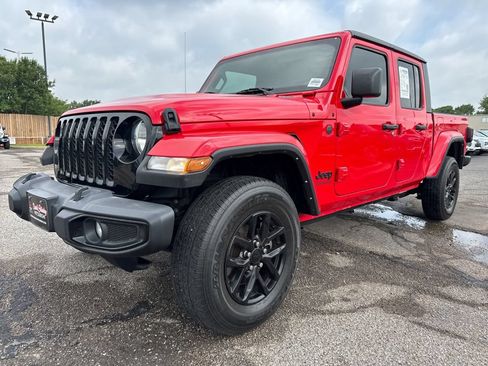 Used 2022 Jeep Gladiator Sport AWD/4WD image 3