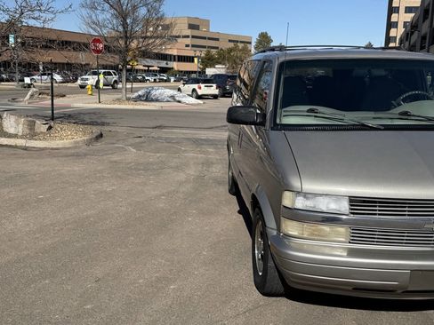 Used 2001 Chevrolet Astro Passenger AWD image 3