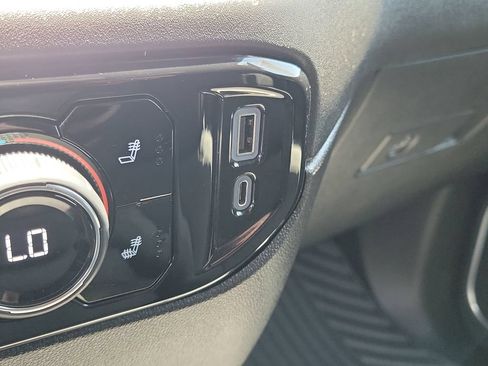 Used 2022 Chevrolet Silverado 1500 LT RWD image 10