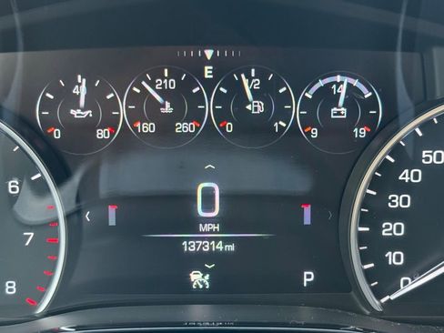 Used 2018 Cadillac XT5 Platinum w/ Driver Assist Package image 20