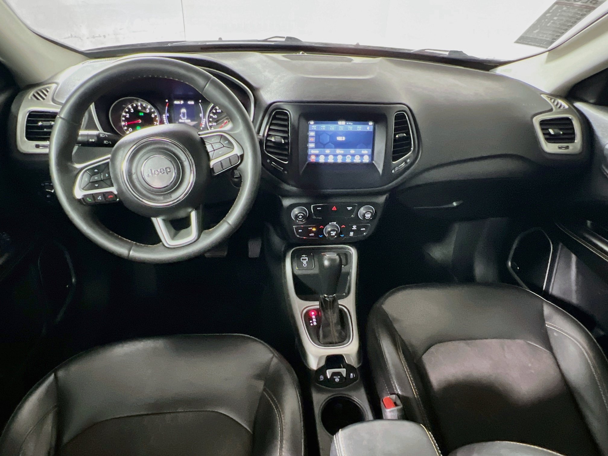 Used 2021 Jeep Compass Latitude w/ Sun and Sound Group FWD image 30