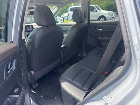 Certified 2023 Nissan Rogue SL FWD image 11