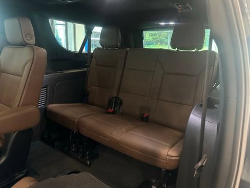 New 2026 Chevrolet Suburban High Country AWD/4WD image 13