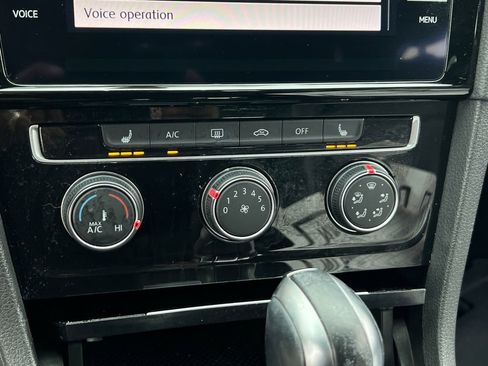 Used 2019 Volkswagen GTI SE image 27