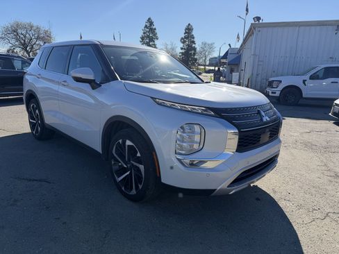 Used 2024 Mitsubishi Outlander FWD image 7