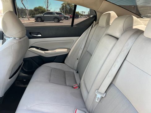 Used 2020 Nissan Altima 2.5 SV FWD image 17