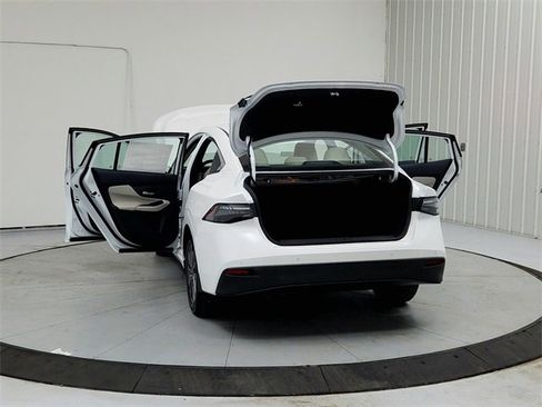 New 2026 Nissan Sentra SL w/ Floor Mat Package image 14