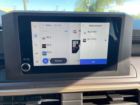 Certified 2025 Toyota Tacoma SR5 image 28