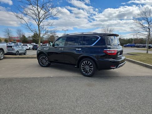 Used 2023 Nissan Armada Platinum w/ Captain's Chairs Package image 4