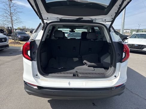 Used 2024 GMC Terrain SLT w/ Elevation Edition image 26