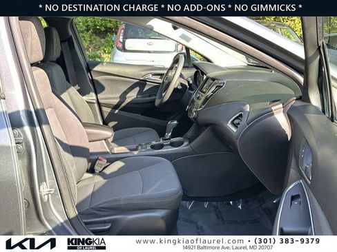 Used 2019 Chevrolet Cruze LT w/ Convenience Package FWD image 16