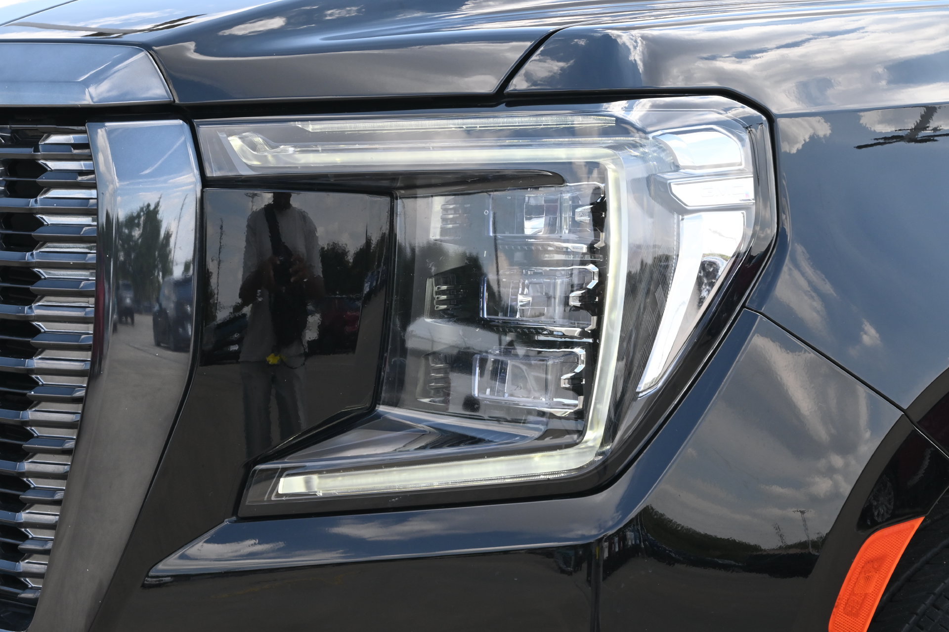 Used 2024 GMC Yukon XL Denali Ultimate AWD/4WD image 28