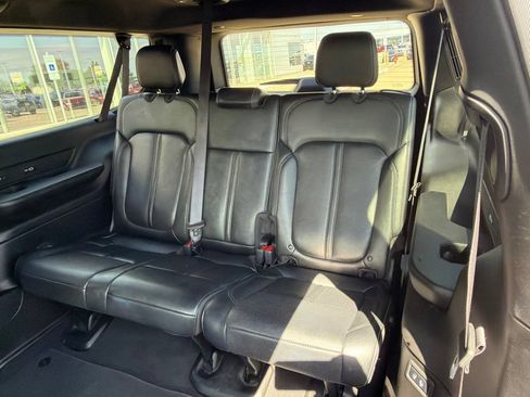 Used 2024 Jeep Wagoneer L Series II AWD/4WD image 17