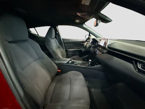 Used 2018 Toyota C-HR XLE image 27