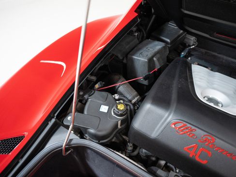 Used 2018 Alfa Romeo 4C Spider image 63